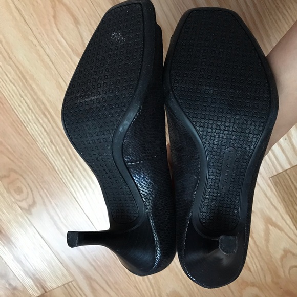 Tahari open toe heels - Picture 4 of 7